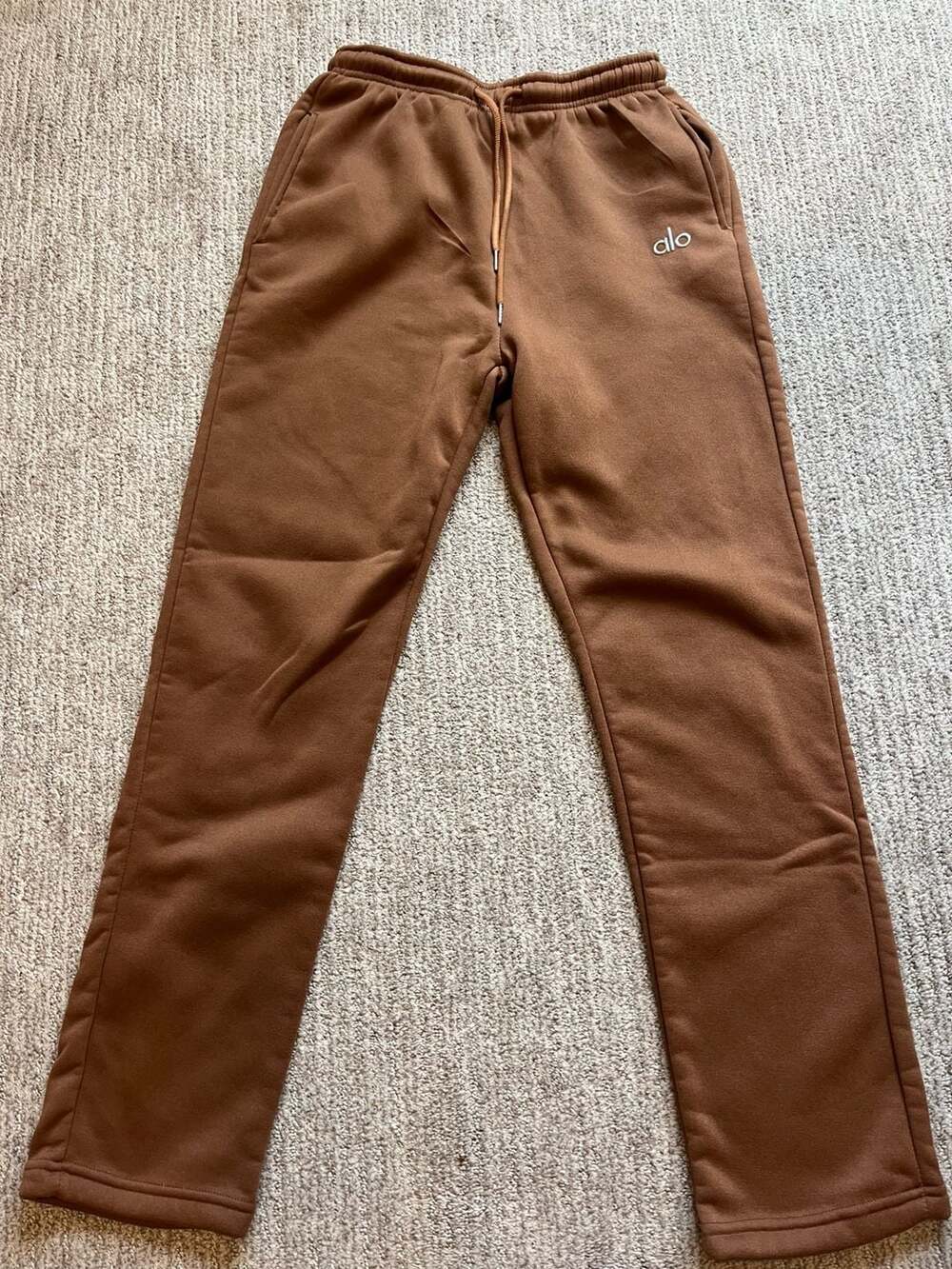 Alo Yoga Accolade Straight Leg Sweatpant
